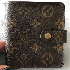 Louis Vuitton Monogram canvas wallet